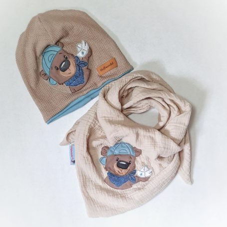 Bärchenliebe bestickte Kindermütze Beanie Musselintuch